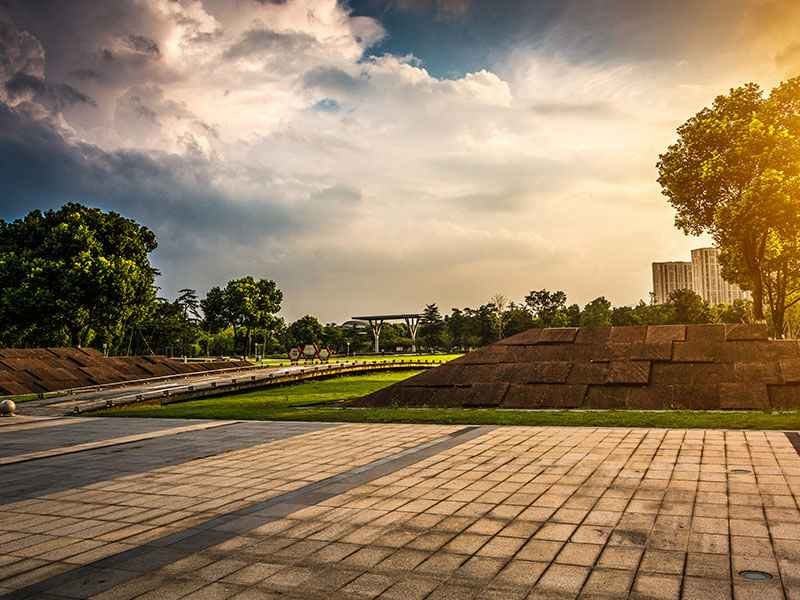 Nadd Al Hamar Location and Connectivity