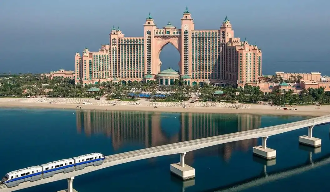 Palm Monorail area guide