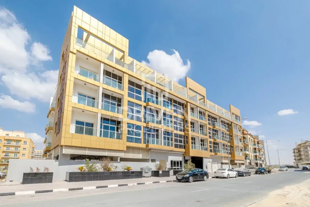 Where Is Al Warsan and How Do You Get Around?